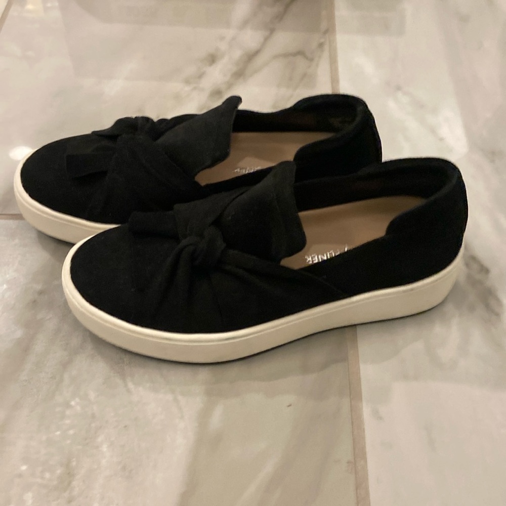 Donald Pliner Celest-KS Slip on Sneakers